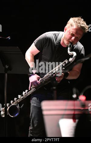 Prague, Czech Republic. 04th May, 2023. British bass clarinetist Gareth Davis, surrounded by other star musicians active in a number of international experimental formations, performed at the first concert of this year's Prague Music Performance, May 4 2023, Prague. Credit: Michal Kamaryt/CTK Photo/Alamy Live News Stock Photo