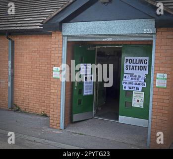 Entrance door, Runcorn and district foodbank, operations centre,53a Russell Rd, Runcorn, Halton, Cheshire, England, UK, WA7 4BH Stock Photo