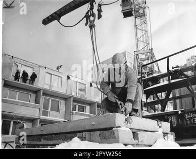 Building site/construction work. New development and redesign of Wilhelm-Külz-Strasse (today Breite Strasse). Housing construction. GDR. Photo:MAZ/Christel Köster, January 1979. [automated translation] Stock Photo