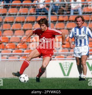 FC Bayern Munich - 1860 Munich 15.11.1984 (estimated) Lothar Matthäus (BMG) Action on the ball. For journalistic use only! Only for editorial use! [automated translation] Stock Photo