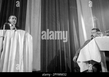 Lectern For Events Speaker's podium in the state parliament Stock Photo - Alamy