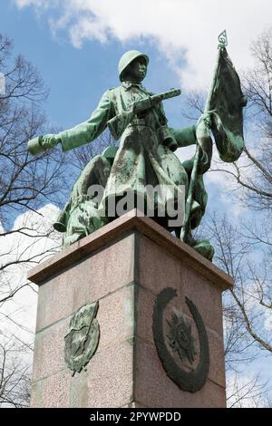 Soviet soldier with weapon and flag, Monument to the soldiers of the Red Army who died in the Second World War, Dresden, Saxony, Germany Stock Photo