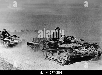 German vehicles advance on the Eastern Front, 1941 Stock Photo - Alamy