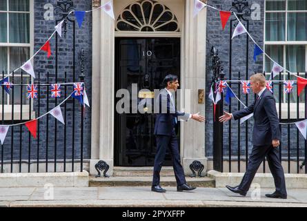 London, UK. 5th May, 2023. New Zealand Prime Minister, Chris Hipkins, gives an interview after his meeting with Rishi Sunak. Credit: Karl Black/Alamy Live News Stock Photo