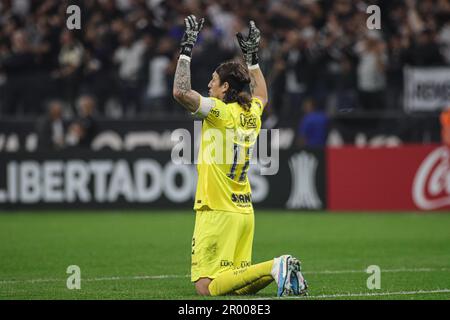 Cássio fecha o gol e leva o Corinthians à classificação