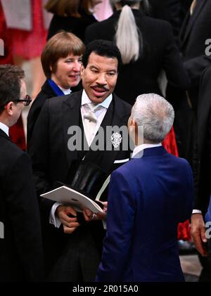 Lionel Richie arriving ahead of the coronation ceremony of King Charles III and Queen Camilla at Westminster Abbey, London. Picture date: Saturday May 6, 2023. Stock Photo