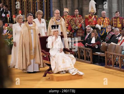 Queen Camilla is crowned with Queen Mary's Crown during her coronation ceremony at Westminster Abbey, London. Picture date: Saturday May 6, 2023. Stock Photo