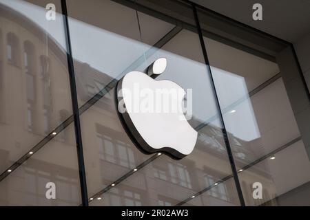 Berlin, Germany. 06th May, 2023. The storefront of the Apple Store on Rosenthaler Straße in Berlin is attracting customers who are stopping by to explore the latest Apple products and technology on May 6, 2023. (Photo by Michael Kuenne/PRESSCOV/Sipa USA) Credit: Sipa USA/Alamy Live News Stock Photo