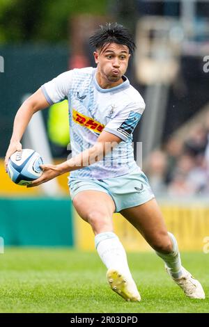 Leicester, UK. 06th May, 2023. Marcus Smith of Harlequins runs with the ball during the Gallagher Premiership match Leicester Tigers vs Harlequins at Mattioli Woods Welford Road, Leicester, United Kingdom, 6th May 2023 (Photo by Nick Browning/News Images) in Leicester, United Kingdom on 5/6/2023. (Photo by Nick Browning/News Images/Sipa USA) Credit: Sipa USA/Alamy Live News Stock Photo