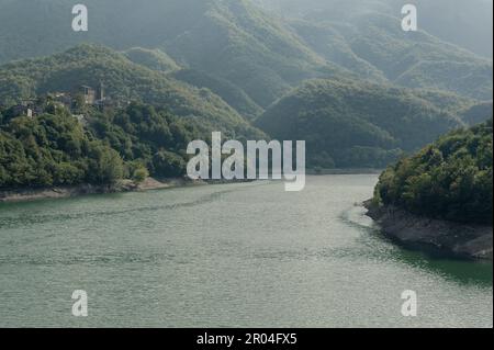 Castelnuovo di Garfagnana, Lucca, Tuscany (Italy). Panorama of the mountains and medieval villages Stock Photo