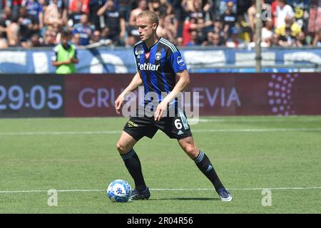 Pisa, Italy. 06th May, 2023. The referee Francesco Cosso during the Italian  soccer Serie B match AC Pisa vs Frosinone Calcio on May 06, 2023 at the  Arena Garibaldi in Pisa, Italy (