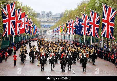 London, UK. 6th May, 2023. Troops march on the day of UK's King Charles III's coronation ceremony in London, UK, May 6, 2023. Charles III was on Saturday crowned monarch of the United Kingdom (UK) and 14 other Commonwealth realms in the UK's first coronation since 1953 at Westminster Abbey in central London. Credit: Li Ying/Xinhua/Alamy Live News Stock Photo