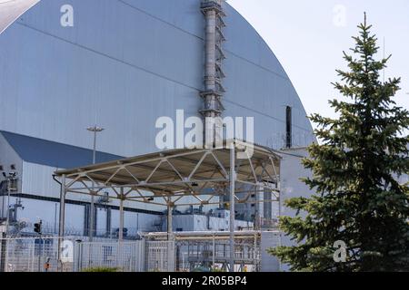 Ukraine. 06th May, 2023. View of Chernobyl nuclear plant sarcophagus covering unit 4 in Ukraine (Photo by Lev Radin/Pacific Press) Credit: Pacific Press Media Production Corp./Alamy Live News Stock Photo