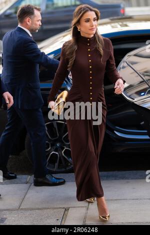 London, UK. 05th May, 2023. Queen Rania of Jordan arrives at a reception hosted by King Charles III as part of his Coronation ceremonies, in London, United Kingdom, on May 5th, 2023. Photo by Balkis Press/ABACAPRESS.COM Credit: Abaca Press/Alamy Live News Stock Photo