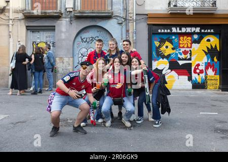 Pamplona, Spain. 06th May, 2023. Osasuna supporters pose for a photo. Final of the King's Cup lived in Pamplona, between CA Osasuna and Real Madrid CF. The Real Madrid team finally beat Osasuna by 2 goals to 1 and thus obtained the first place in the Spanish soccer league. Credit: SOPA Images Limited/Alamy Live News Stock Photo