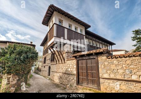 Bassara Mansion, 18th century, projecting walls supported by corbels, Doultso (Doltso) district, Kastoria, Western Macedonia, Greece Stock Photo