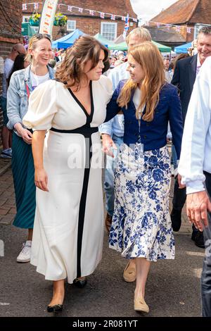 Princess Beatrice (right) and Princess Eugenie attend the Coronation Big Lunch in Chalfont St Giles, Buckinghamshire. Thousands of people across the country are celebrating the Coronation Big Lunch on Sunday to mark the crowning of King Charles III and Queen Camilla. Picture date: Sunday May 7, 2023. Stock Photo