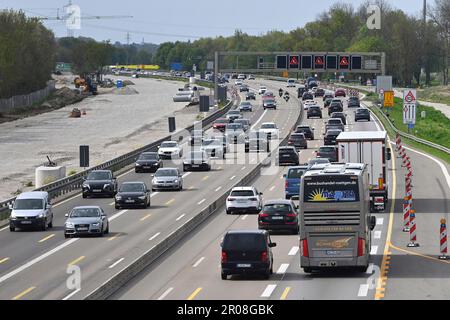 Extension of the A99 motorway near Aschheim in the district of Munich. Major construction site - 8 lane extension of the A99, motorway junction Muenchen Ost. Construction site traffic on the A99 motorway near Munich, construction site, road construction. ? Stock Photo