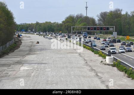 Extension of the A99 motorway near Aschheim in the district of Munich. Major construction site - 8 lane extension of the A99, motorway junction Muenchen Ost. Construction site traffic on the A99 motorway near Munich, construction site, road construction. ? Stock Photo