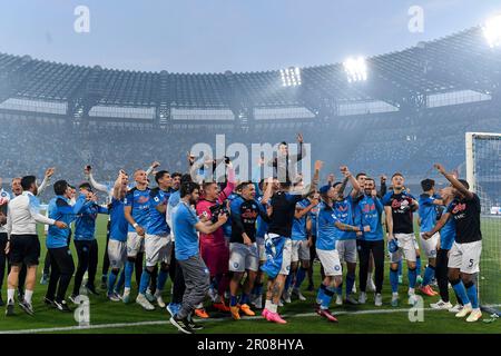 Naples, Italy. 07th May, 2023. Napoli players celebrate the victory of the italian championship at the end of the Serie A football match between SSC Napoli and ACF Fiorentina at Diego Armando Maradona stadium in Naples (Italy), May 7th, 2023. Credit: Insidefoto di andrea staccioli/Alamy Live News Stock Photo