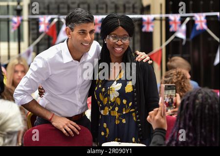 Rishi Sunak cuddled by 'Screech' the mascot at baseball game in