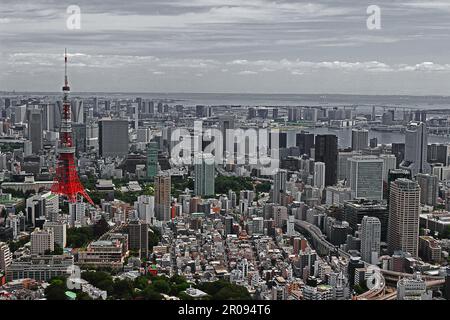 Tokyo cityscape in cloudy sky and red Tokyo Tower 2018 Stock Photo