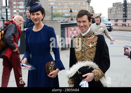 A smiling Rory Stewart & his wife Shoshana Clak arrive early for the