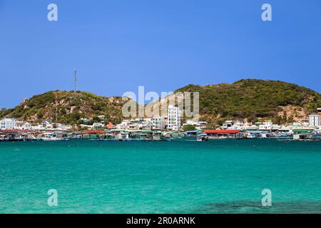 View to Binh Houng Island, on the steep coast near Vinh Hy, South China Sea, Ninh Thuan Province, Vietnam, Asia Stock Photo