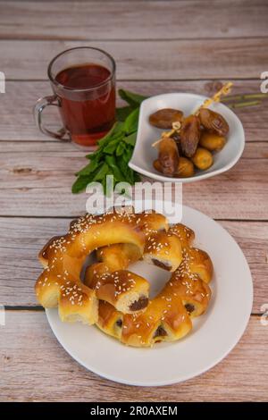 Recipe Maarouk of Aleppo, soft brioche with date paste Stock Photo - Alamy