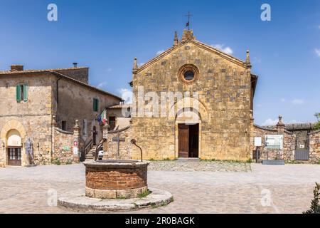 Monteriggioni, Siena Province, Tuscany, Italy.  The 13th century Romanesque-Gothic church of Santa Maria. Stock Photo