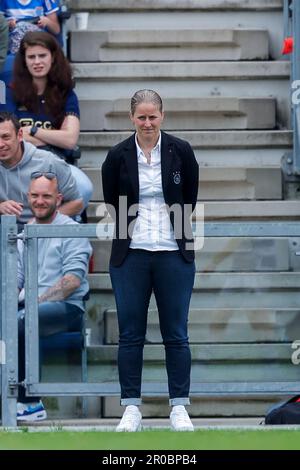 07-05-2023: Sport: PEC v Ajax (Women)  ZWOLLE, NETHERLANDS - MAY 7: head coach Suzanne Bakker (AFC Ajax) during the match Dutch Azerion Eredivisie Vro Stock Photo