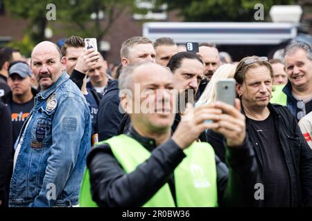 HOLTUM - Employees of the VDL-Nedcar car factory in Born have stopped work for two days. Many of them are at risk of being fired next year. They demand a new social plan for the expected mass layoffs. ANP ROB ENGELAAR netherlands out - belgium out Credit: ANP/Ģ����ý Live News Stock Photo