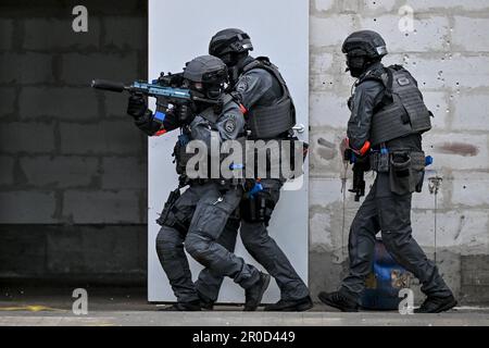 Antwerp, Belgium. 08th May, 2023. Illustration picture shows a training session of the Antwerp police arrest unit, with Lenco bearcat armoured vehicles, in Antwerp, Monday 08 May 2023. BELGA PHOTO DIRK WAEM Credit: Belga News Agency/Alamy Live News Stock Photo