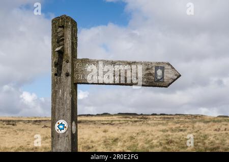 07.05.23 Marsden, West Yorkshire, UK. Fingerpost sign point to the 'Pennine Way' near to Marsden Moor Stock Photo