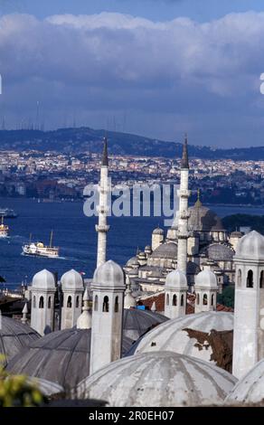 Yeni Camii, New Mosque, Eminoenue, Istanbul, Turkey Stock Photo