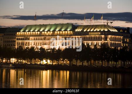 View over Inner Alster Lake to Raffles Hotel Vier Jahreszeiten, Neuer Jungfernstieg, Hamburg, Germany Stock Photo