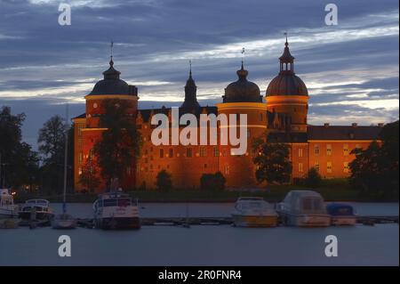 Royal castle of Gripsholm near Mariefred at the southern lakeside of the lake Maelaren Stock Photo