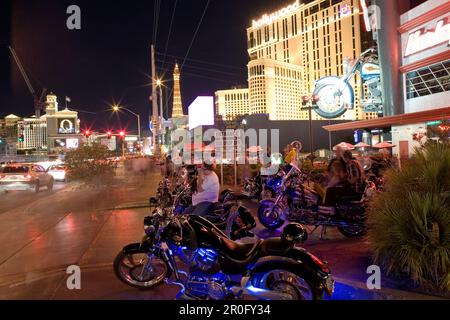 Las Vegas Boulevard, The Strip. Planet Hollywood and Paris Hotel and Casino in the background, Las Vegas, Nevada, USA Stock Photo