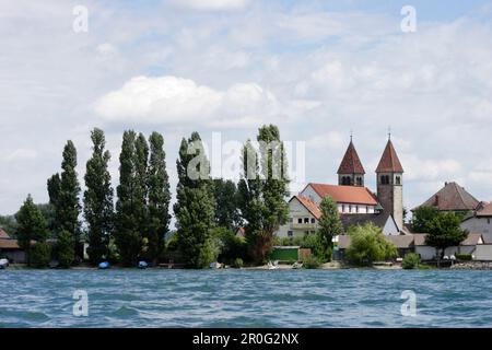 Blick auf Reichenau-Niederzell mit St. Peter and Paul Church, Baden-Wurttemberg, Germany Stock Photo