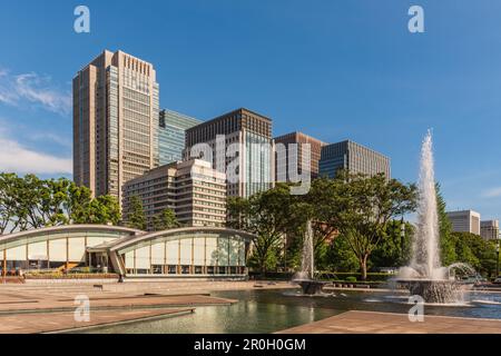 Fountains at the East Gardens of the Imperial Palace in Kokyo Gaien National Garden. Stock Photo