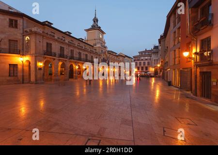 Town hall, 17 century, Plaza de la Constitucion, Oviedo, Camino Primitivo, Camino de Santiago, Way of St. James, pilgrims way, province of Asturias, P Stock Photo