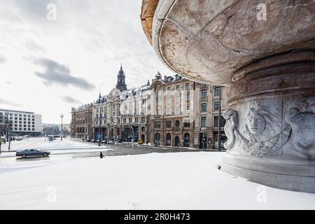 Fountain Wittelsbacher Brunnen in winter, Maximiliansplatz und Lenbachplatz, Lehel, Munich, Upper Bavaria, Upper Bavaria, Bavaria, Germany Stock Photo