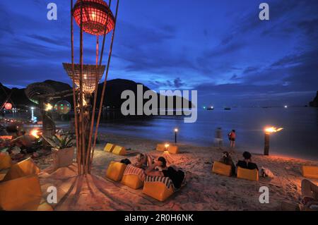 Lo Dalam Bay, Ko Phi Phi, Andaman Sea, Thailand, Asia Stock Photo