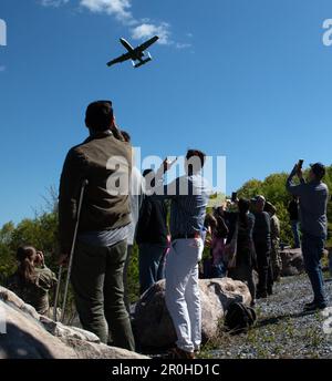 Members assigned to the Pennsylvania Air National Guard perform ...