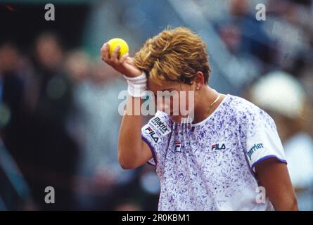Monica Seles, jugoslawisch amerikanische Tennisspielerin, bei den French Open im Roland Garros Stade  in Paris 1991. Stock Photo