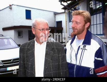 Klaus Peter Kohl, deutscher Unternehmer und Boxpromoter, mit Tennisspieler Boris Becker, Deutschland um 1993. Stock Photo