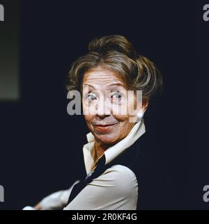 Inge Meysel, deutsche Schauspielerin, Theater- und TV-Darstellerin, Portrait, circa 1986 Deutschland. Inge Meysel, German actress, theater and TV actress, portrait, circa 1986 Germany. Stock Photo