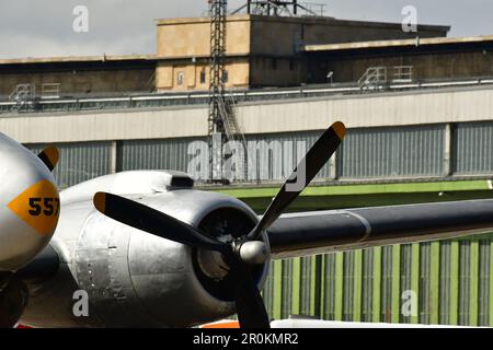 C54 hi-res stock photography and images - Alamy