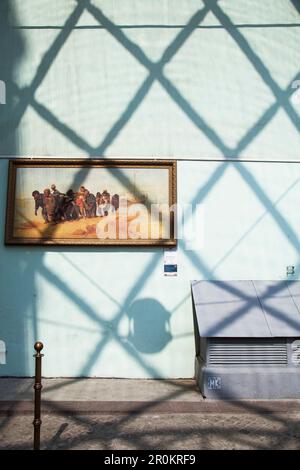 RUSSIA, Moscow. Paintings on display along a street in the city center. Stock Photo