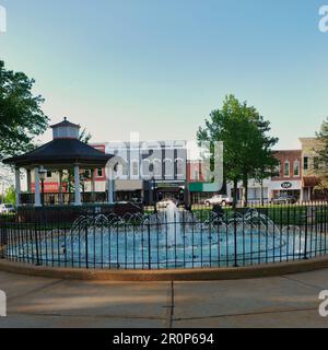 Paola, Kansas - May 8, 2023: Fountain and Gazebo at Paola City Park Square in Miami County KS Stock Photo